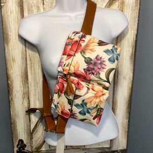 Let’s get ready for summer Beautiful Fanny Pack waistline purse ,Carlos Santana